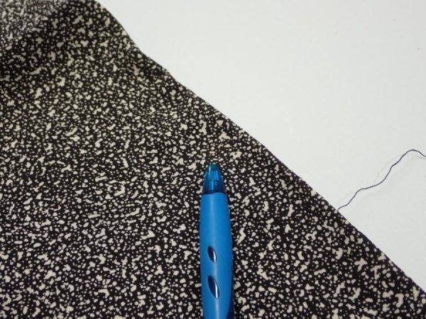 Photo8: 2Q02z60  Japanese Kimono Silk  FABRIC Plum tree Black 41.3x14.8 (8)