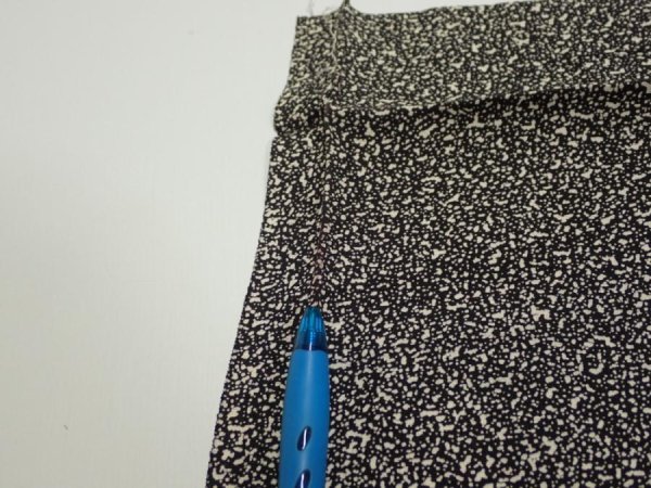 Photo9: 2Q02z60  Japanese Kimono Silk  FABRIC Plum tree Black 41.3x14.8 (9)