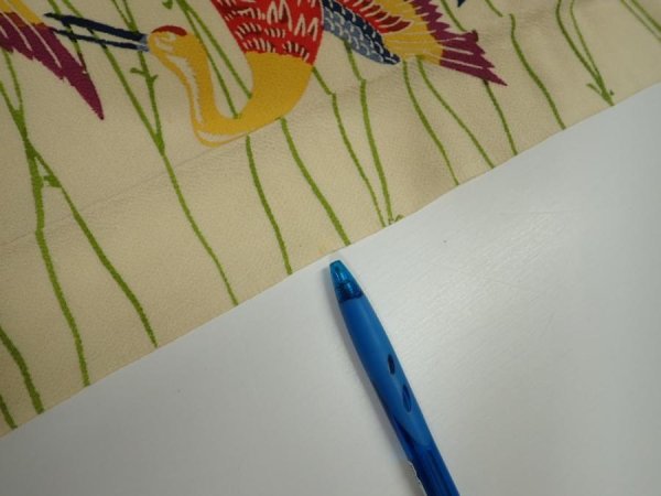 Photo7: 2N09z60  Japanese Kimono Crepe Silk  FABRIC Crane Light cream 83.5x6.9 (7)