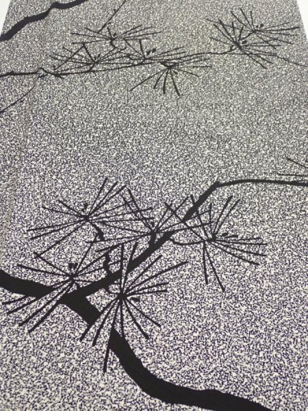 Photo1: 2N04z90  Japanese Kimono Silk  FABRIC Pine Black Off-white 64.6x14.8 (1)