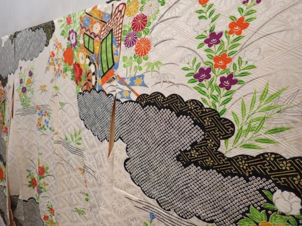 Photo2: 6226T12z1050 Vintage Japanese Kimono Silk FURISODE Royal cart Off-white (2)