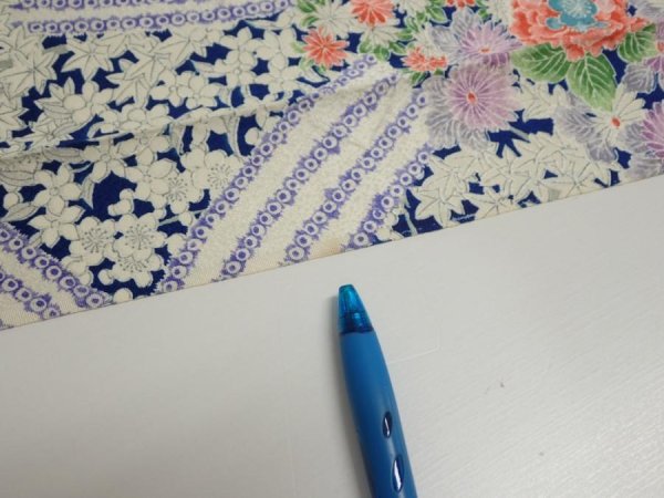 Photo7: 2M01z80  Japanese Kimono Silk  FABRIC Flowers Navy 63.0x14.4 (7)