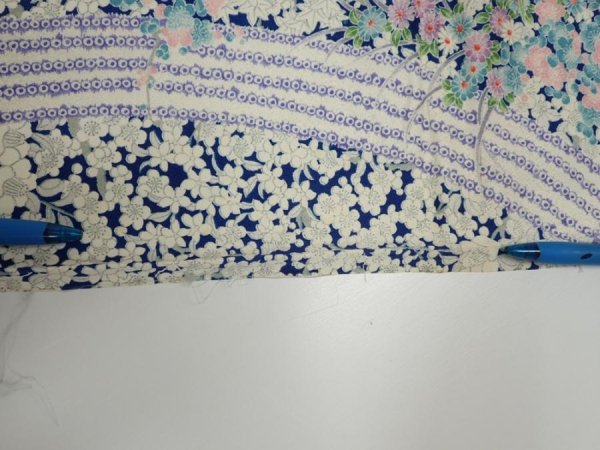 Photo6: 2M03z90  Japanese Kimono Silk  FABRIC Flowers Navy 66.5x14.4 (6)