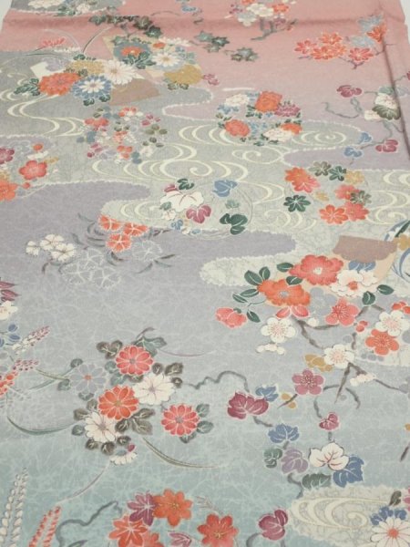 Photo1: 2M01z60  Japanese Kimono Silk  FABRIC Flowers Light gray 42.5x15.0 (1)