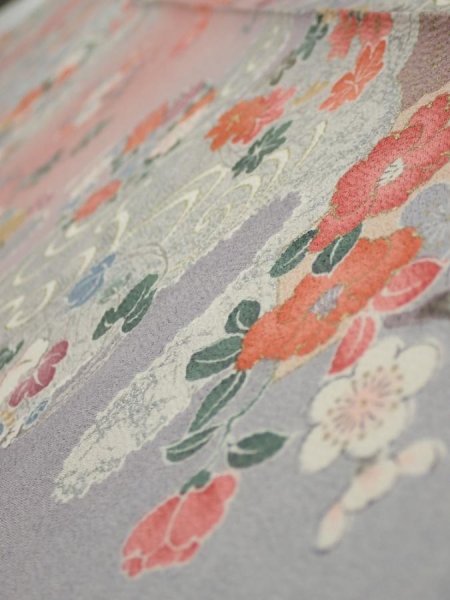 Photo4: 2M03z90  Japanese Kimono Silk  FABRIC Flowers Light gray 65.4x15.0 (4)