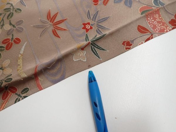 Photo6: 1F01z60  Japanese Kimono Silk  FABRIC Flowers Brown-Gray 44.9x14.4 (6)