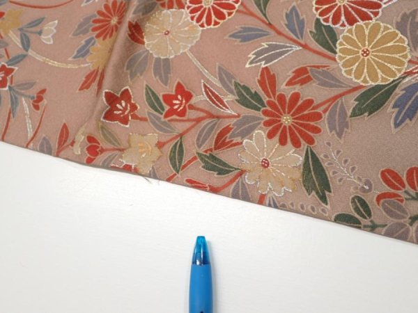 Photo7: 1F01z60  Japanese Kimono Silk  FABRIC Flowers Brown-Gray 44.9x14.4 (7)