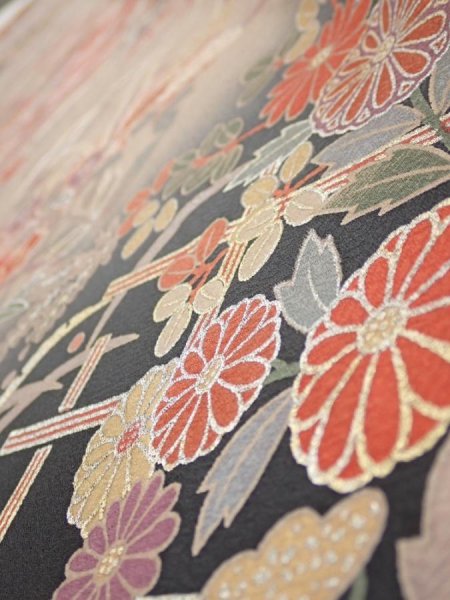 Photo4: 1F04z90  Japanese Kimono Silk  FABRIC Flowers Brown-Gray 68.1x14.4 (4)