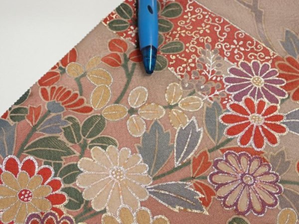 Photo7: 1F04z90  Japanese Kimono Silk  FABRIC Flowers Brown-Gray 68.1x14.4 (7)