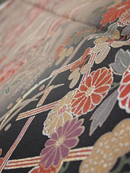 Photo4: 1F05z90  Japanese Kimono Silk  FABRIC Flowers Brown-Gray 68.5x14.4 (4)