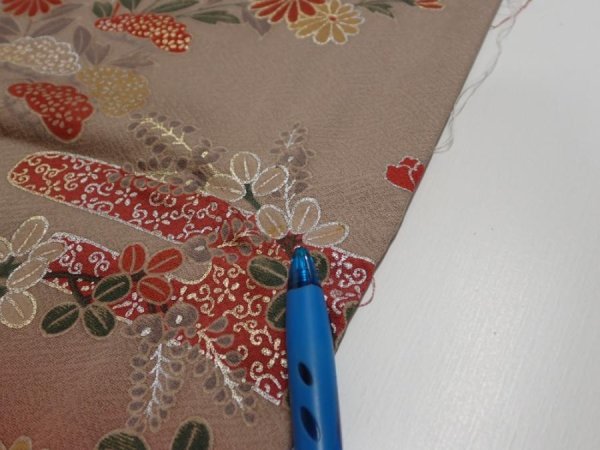 Photo7: 1F06z90  Japanese Kimono Silk  FABRIC Flowers Brown-Gray 68.9x14.4 (7)