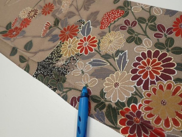 Photo8: 1F07z50  Japanese Kimono Silk  FABRIC Flowers Brown-Gray 63.8x7.1 (8)