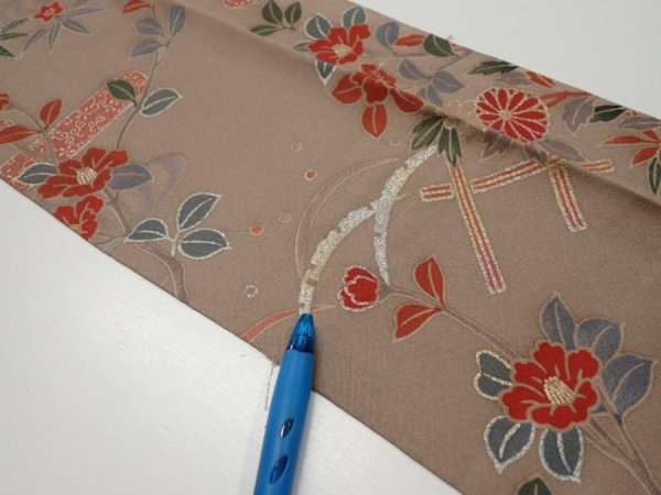 Photo6: 1F09z50  Japanese Kimono Silk  FABRIC Flowers Brown-Gray 73.6x7.1 (6)