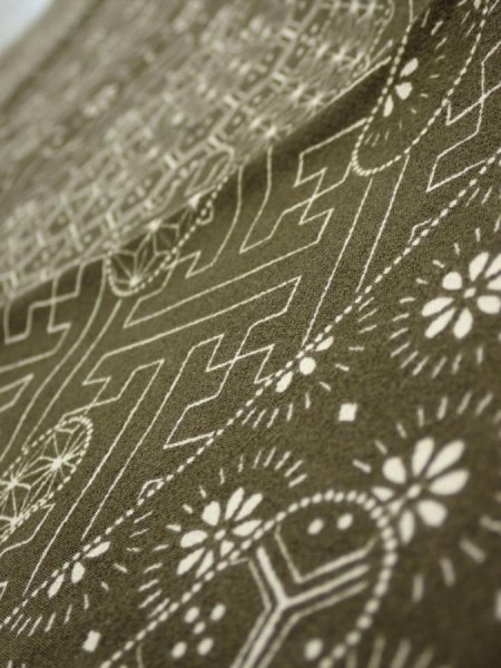 Photo5: 1A10z20  Japanese Kimono Silk  FABRIC Egasumi Dark olive 36.6x6.7 (5)