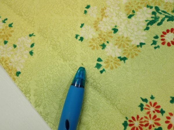 Photo6: 1A02z60  Japanese Kimono Silk  FABRIC Flowers Lime-Yellow 38.6x14.8 (6)