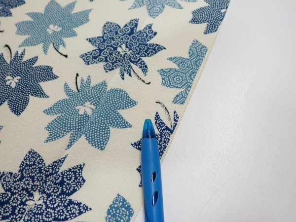 Photo6: 1B01z70  Japanese Kimono Silk  FABRIC Flower Oyster White 53.5x13.8 (6)