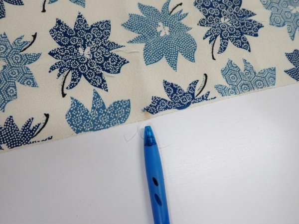 Photo7: 1B01z70  Japanese Kimono Silk  FABRIC Flower Oyster White 53.5x13.8 (7)