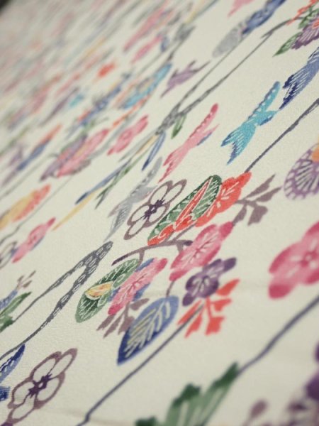 Photo4: 1B02z90  Japanese Kimono Silk  FABRIC Flowers Off-white 64.6x14.6 (4)