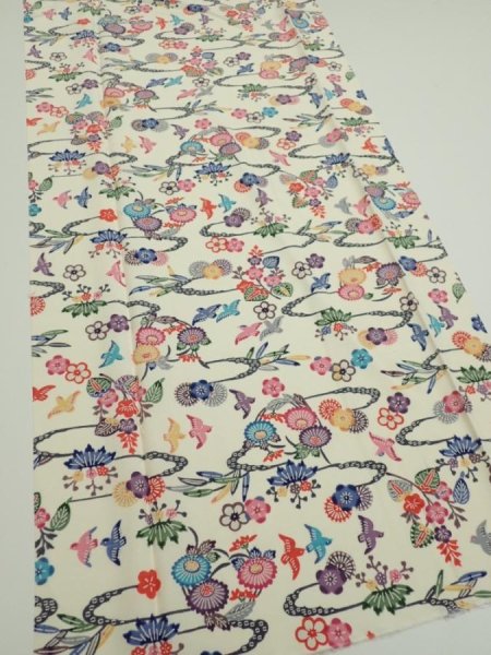 Photo2: 1B03z70  Japanese Kimono Silk  FABRIC Flowers Off-white 52.0x14.6 (2)