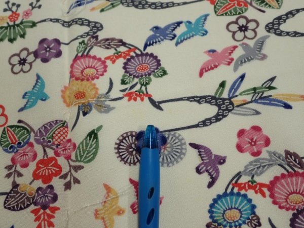 Photo7: 1B03z70  Japanese Kimono Silk  FABRIC Flowers Off-white 52.0x14.6 (7)