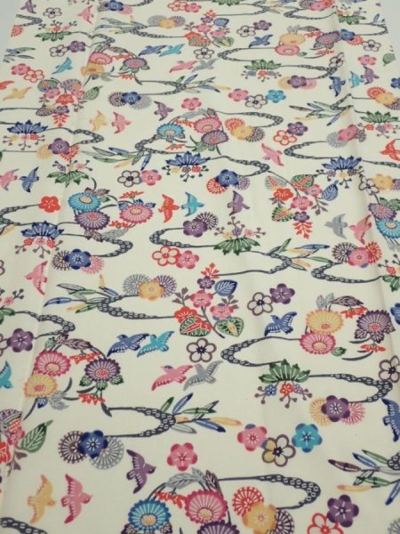 Photo1: 1B05z70  Japanese Kimono Silk  FABRIC Flowers Off-white 44.5x14.6 (1)
