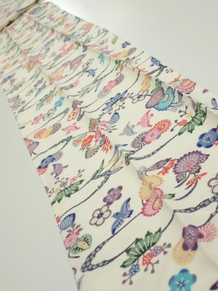 Photo1: 1B07z60  Japanese Kimono Silk  FABRIC Flowers Off-white 82.7x7.3 (1)