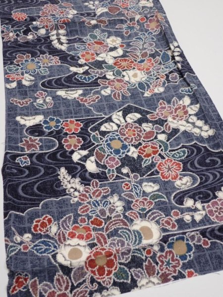 Photo2: 1i01z60  Japanese Kimono Silk  FABRIC Flowers Dark navy 40.2x14.6 (2)