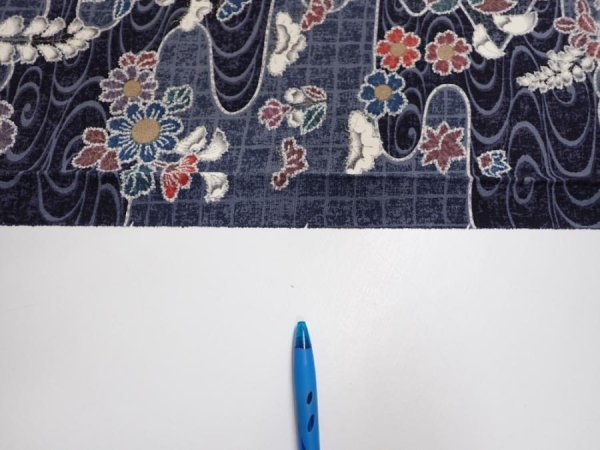 Photo6: 1i02z60  Japanese Kimono Silk  FABRIC Flowers Dark navy 39.8x14.6 (6)