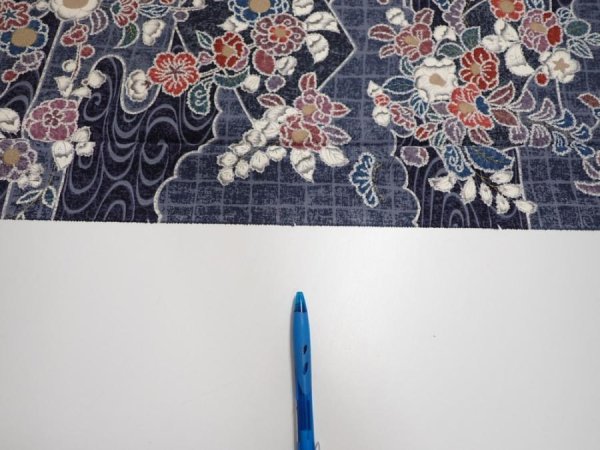 Photo6: 1i03z90  Japanese Kimono Silk  FABRIC Flowers Dark navy 67.3x14.6 (6)