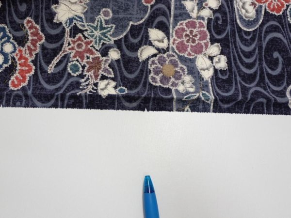 Photo6: 1i04z90  Japanese Kimono Silk  FABRIC Flowers Dark navy 66.9x14.6 (6)