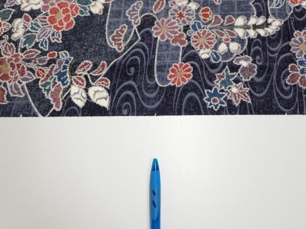 Photo7: 1i05z90  Japanese Kimono Silk  FABRIC Flowers Dark navy 67.3x14.6 (7)