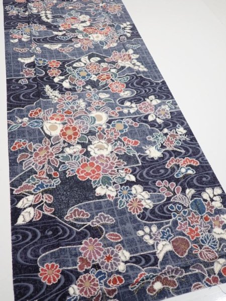 Photo2: 1i06z90  Japanese Kimono Silk  FABRIC Flowers Dark navy 67.7x14.6 (2)
