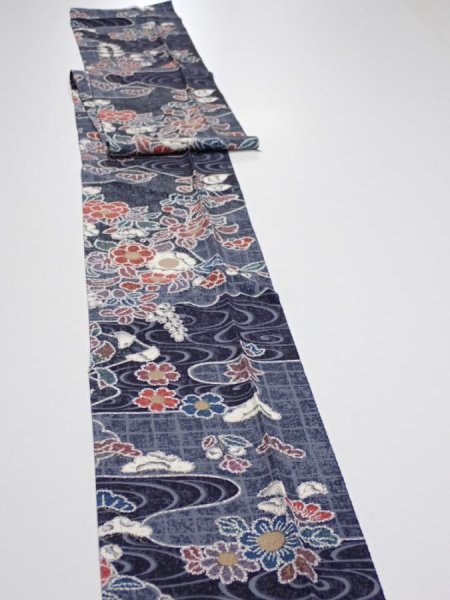 Photo3: 1i09z50  Japanese Kimono Silk  FABRIC Flowers Dark navy 79.5x6.7 (3)