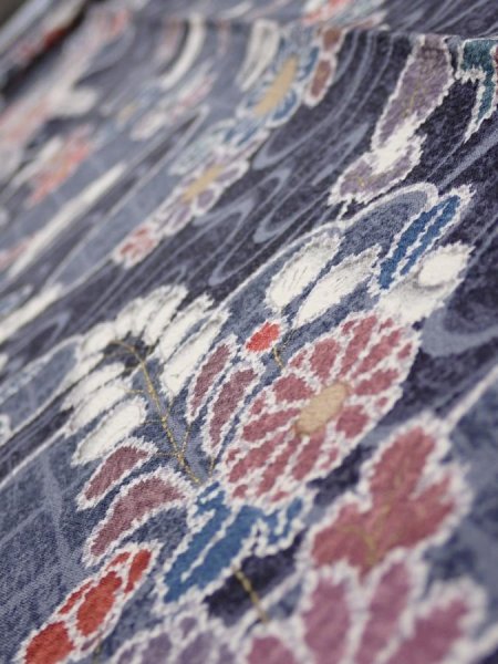 Photo4: 1i09z50  Japanese Kimono Silk  FABRIC Flowers Dark navy 79.5x6.7 (4)