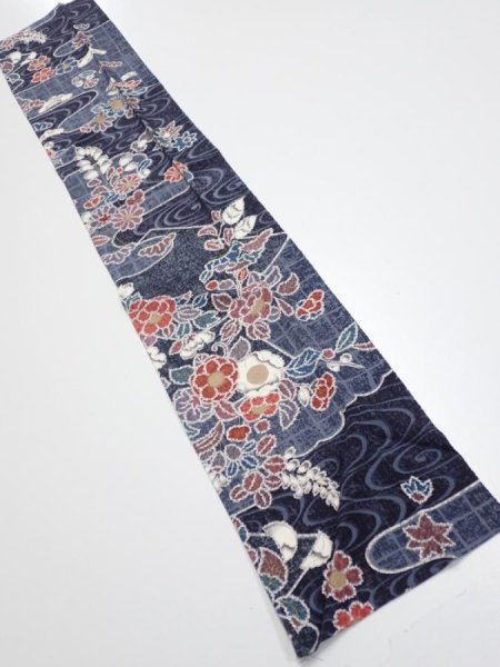 Photo1: 1i10z30  Japanese Kimono Silk  FABRIC Flowers Dark navy 36.2x6.9 (1)