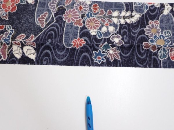 Photo6: 1i10z30  Japanese Kimono Silk  FABRIC Flowers Dark navy 36.2x6.9 (6)