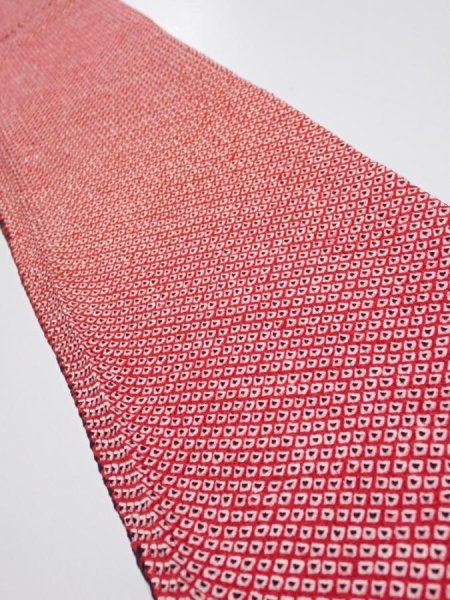 Photo1: 1i07z40  Japanese Kimono Silk SHIBORI FABRIC  Red Off-white 63.0x7.5 (1)