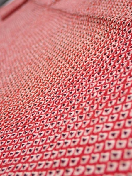 Photo4: 1i09z50  Japanese Kimono Silk SHIBORI FABRIC  Red Off-white 86.6x6.7 (4)