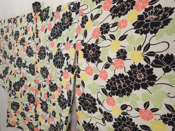 Photo2: 6604T10z620 Vintage Japanese Kimono Silk HAORI Flowers Off-white (2)