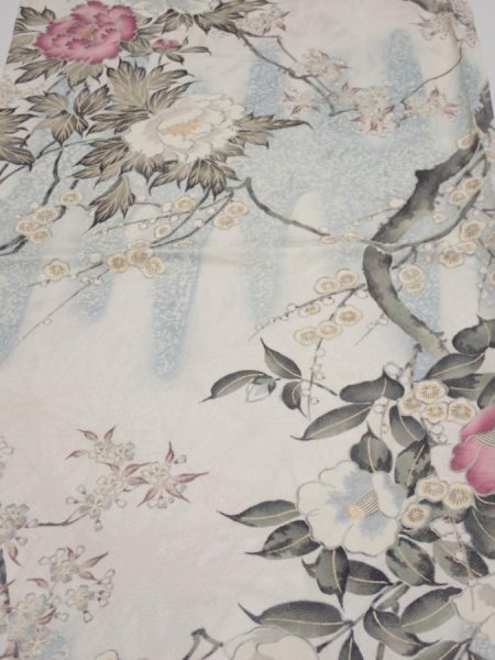 Photo1: 3B02z70  Japanese Kimono Silk  FABRIC Flowers Off-white 46.9x14.4 (1)