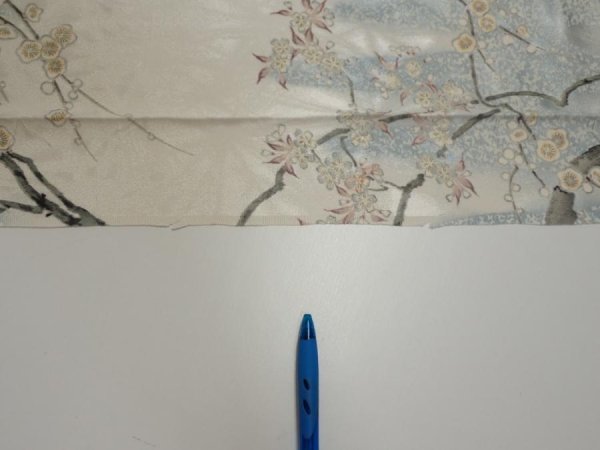 Photo7: 3B03z90  Japanese Kimono Silk  FABRIC Flowers Off-white 67.7x14.4 (7)