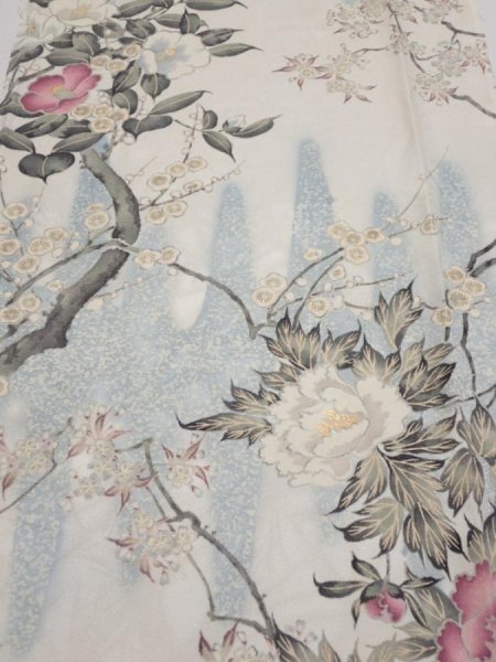 Photo1: 3B04z90  Japanese Kimono Silk  FABRIC Flowers Off-white 66.9x14.4 (1)