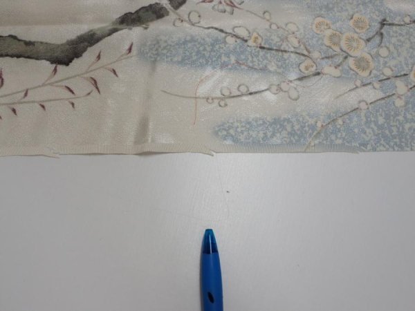 Photo6: 3B05z90  Japanese Kimono Silk  FABRIC Flowers Off-white 67.7x14.4 (6)