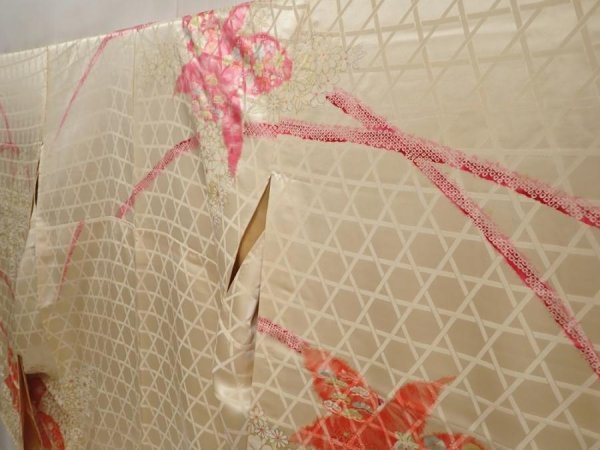 Photo2: 6617T07z900 Vintage Japanese Kimono Silk FURISODE Flowers Light cream (2)