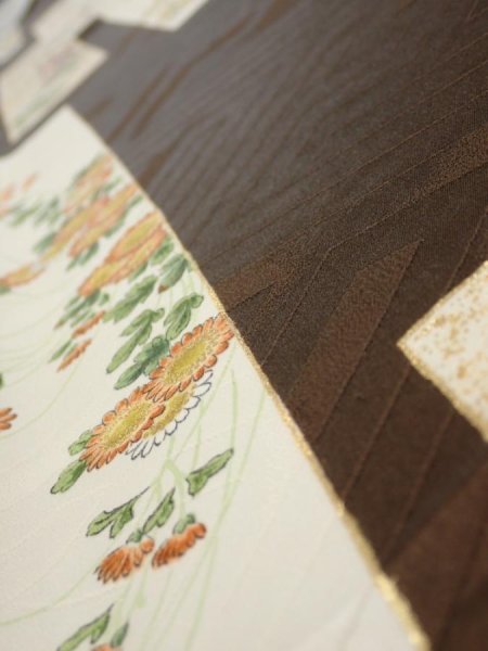 Photo5: 3F08z40  Japanese Kimono Silk  FABRIC Flowers Dark brown 62.2x7.3 (5)