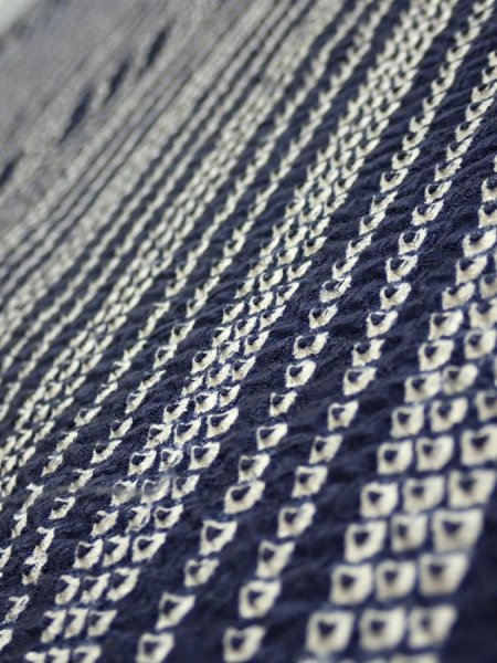 Photo5: 3M03z70  Japanese Kimono Silk SHIBORI FABRIC  Dark navy 47.2x14.6 (5)
