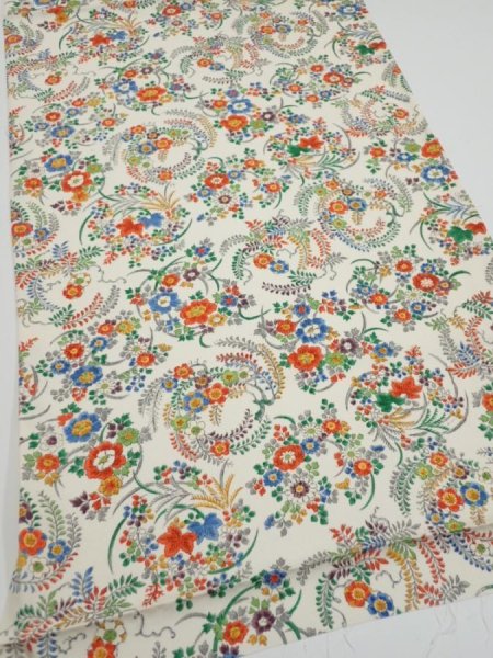 Photo2: 1W01z60  Japanese Kimono Silk  FABRIC Flowers Off-white 44.1x14.4 (2)