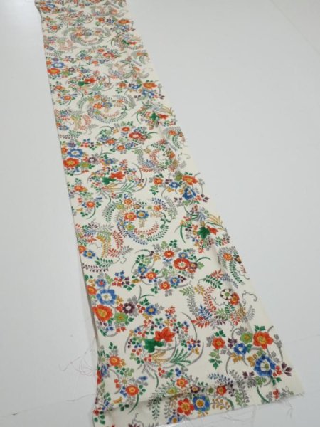 Photo2: 1W08z40  Japanese Kimono Silk  FABRIC Flowers Off-white 58.3x7.7 (2)
