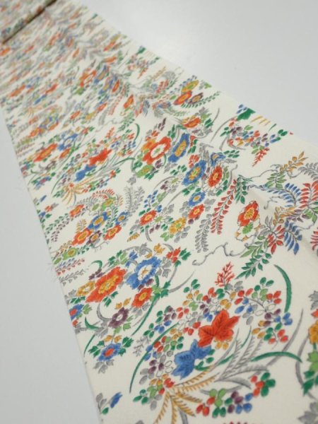 Photo1: 1W09z50  Japanese Kimono Silk  FABRIC Flowers Off-white 83.1x6.7 (1)