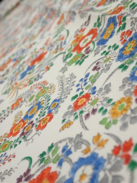 Photo4: 1W09z50  Japanese Kimono Silk  FABRIC Flowers Off-white 83.1x6.7 (4)